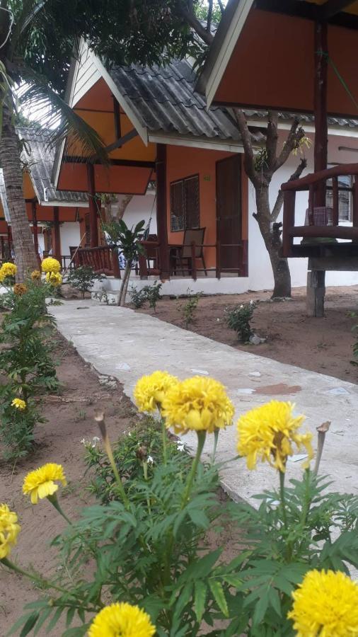 Chill Chill Long Beach Hostel Koh Lanta Exterior photo